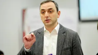 ადამიანი ღარიბად ითვლება, თუ დღეში 6.85 დოლარზე ნაკლები აქვს შემოსავალი. საქართველოში ამ ზღვარს ქვემოთ ცხოვრობს მოსახლეობის ნახევარზე მეტი. ევროკავშირში – 1%-ზე ნაკლები