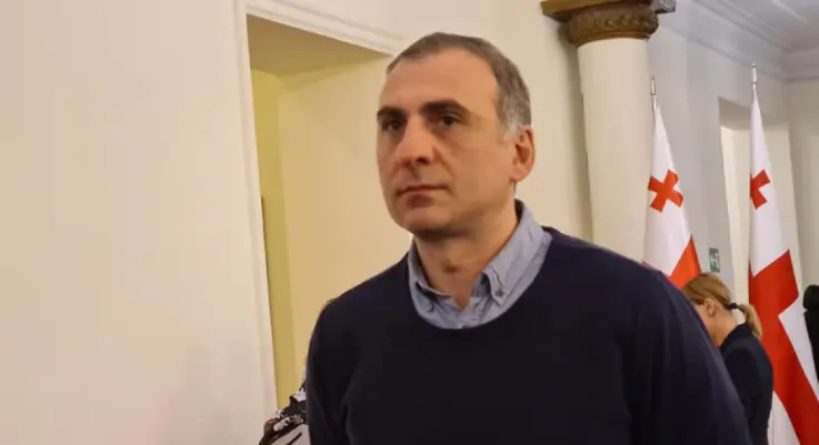 კალაძეს დიდი ბაქი-ბუქი ჰქონდა ატეხილი, რომ მიწისზედა მეტროს მშენებლობა დაიწყებოდა, ორი აგური ერთმანეთზე არ დაუდია