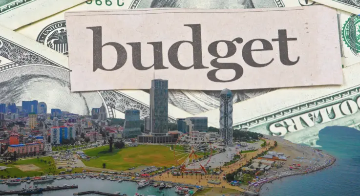 აჭარის 2026 წლის ბიუჯეტში, წინა წელთან შედარებით, შრომის ანაზღაურების გეგმა 12.3%-ით გაიზარდა, მთლიანი გადასახდელების კი - 10.3%-ით